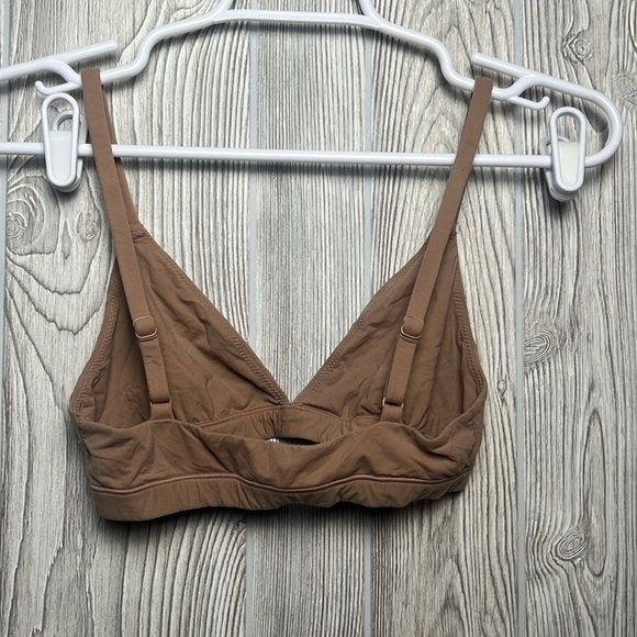 SKIMS  Clay Fits Everybody Triangle Bralette Size small - Picture 3 of 3